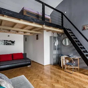 Mickey's Chain Bridge Apartman Budapest