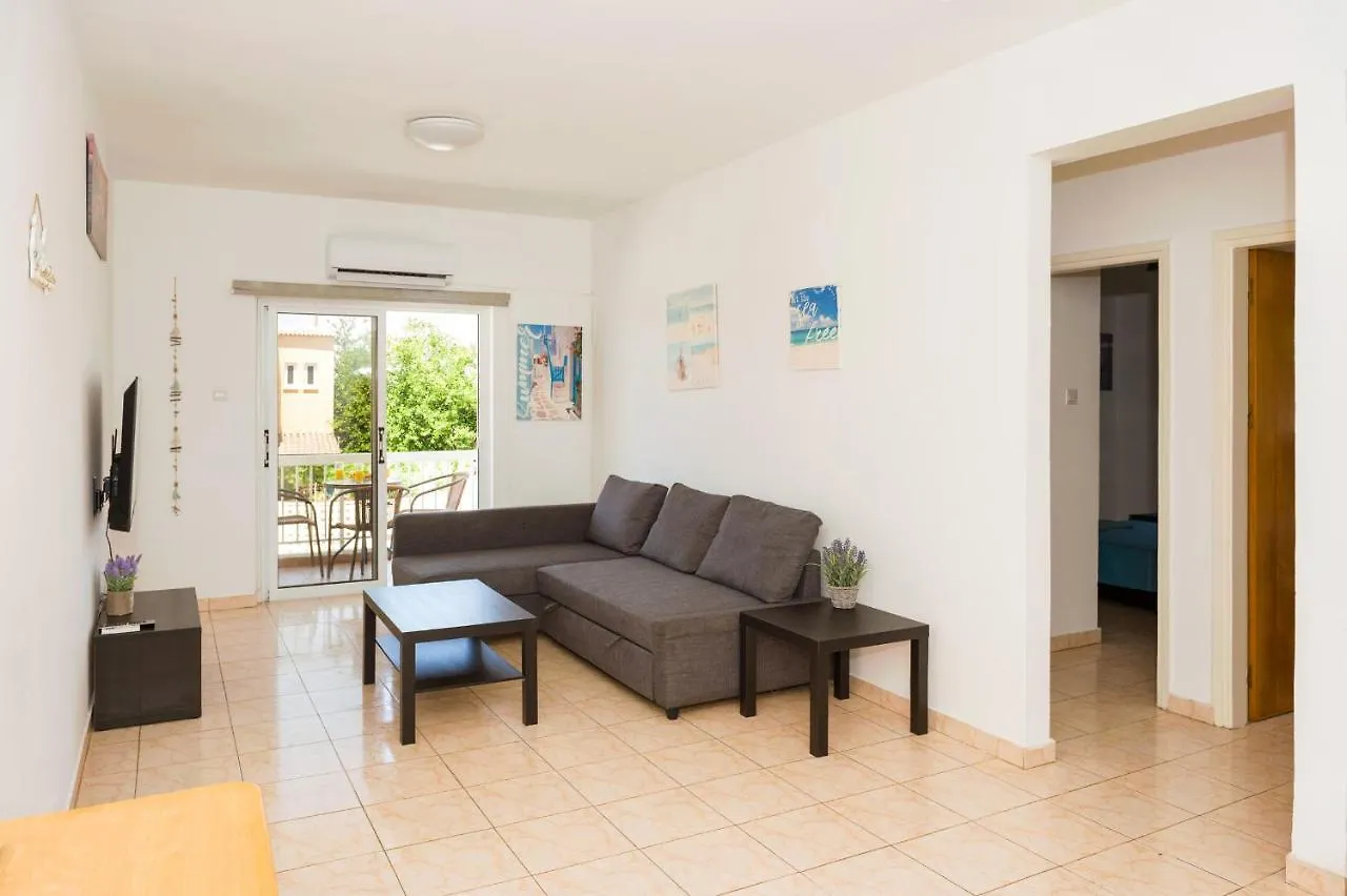 איה נאפה Mynapa Apartments  איה נאפה